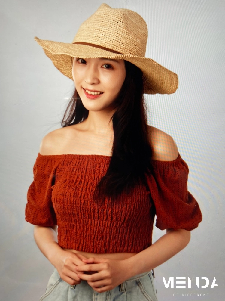 蘿芮帽子平面拍攝