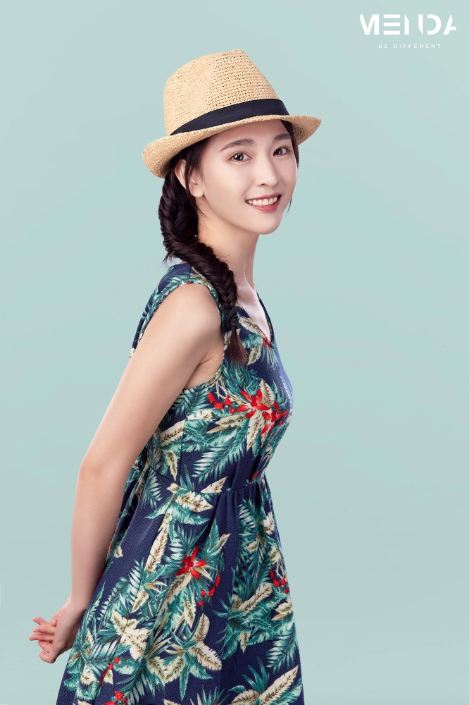 蘿芮帽子平面拍攝