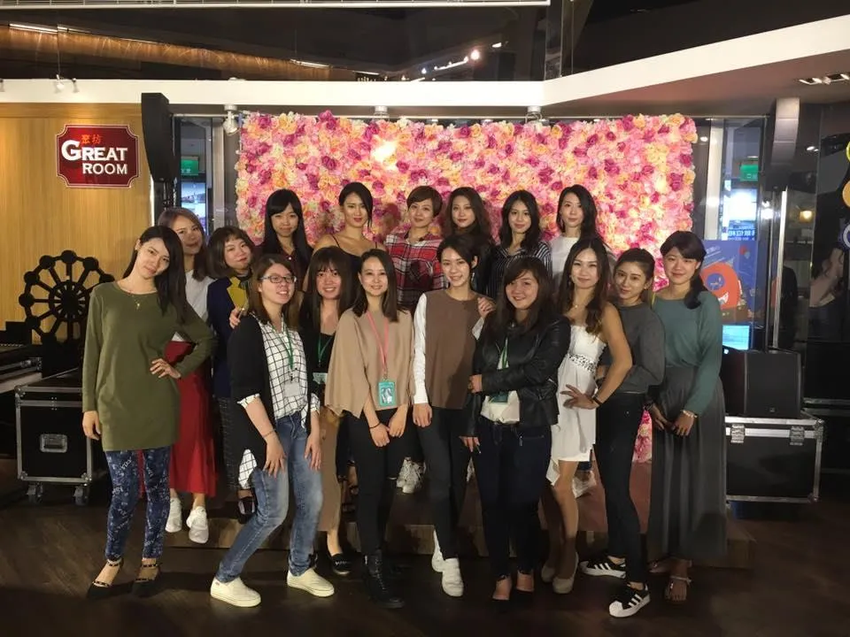 日曜天地聯合品牌走秀