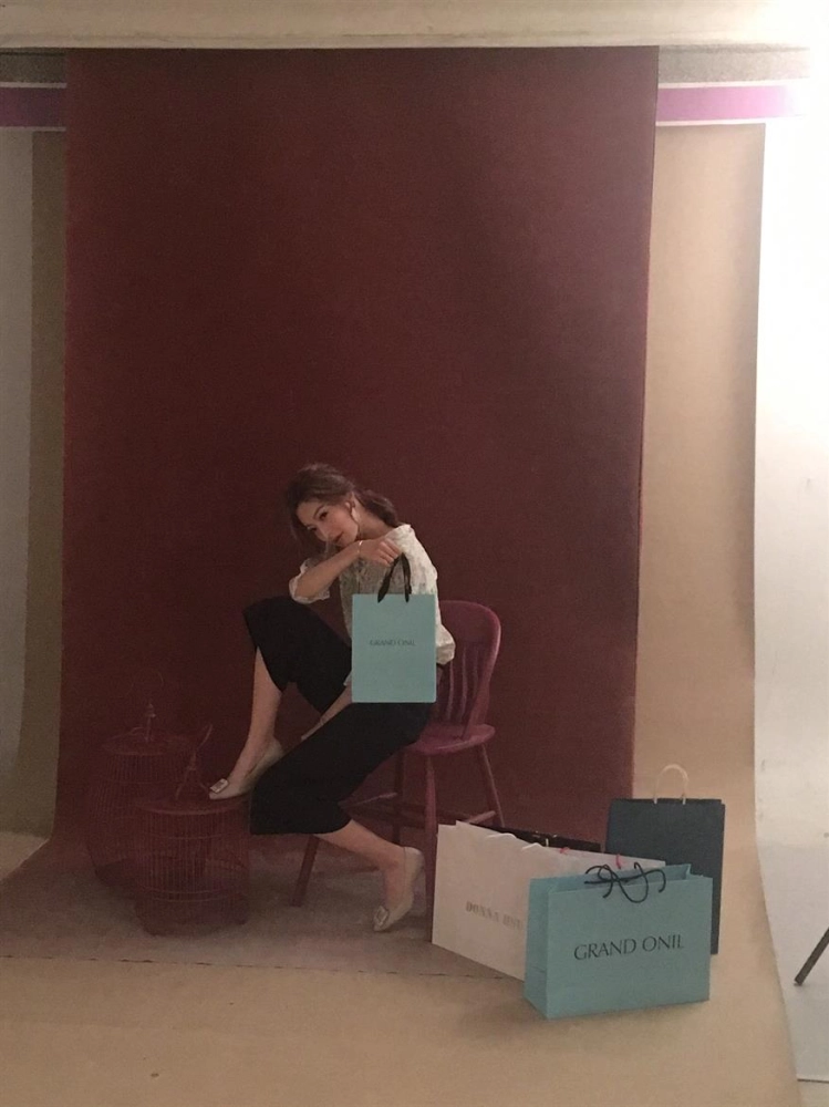 精品百貨購物節封面拍攝