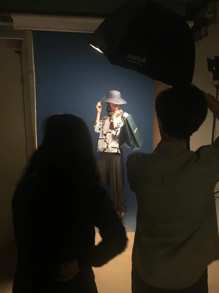 精品百貨購物節封面拍攝