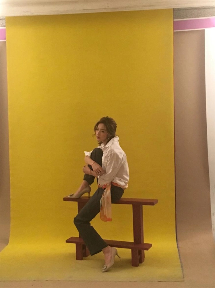 精品百貨購物節封面拍攝