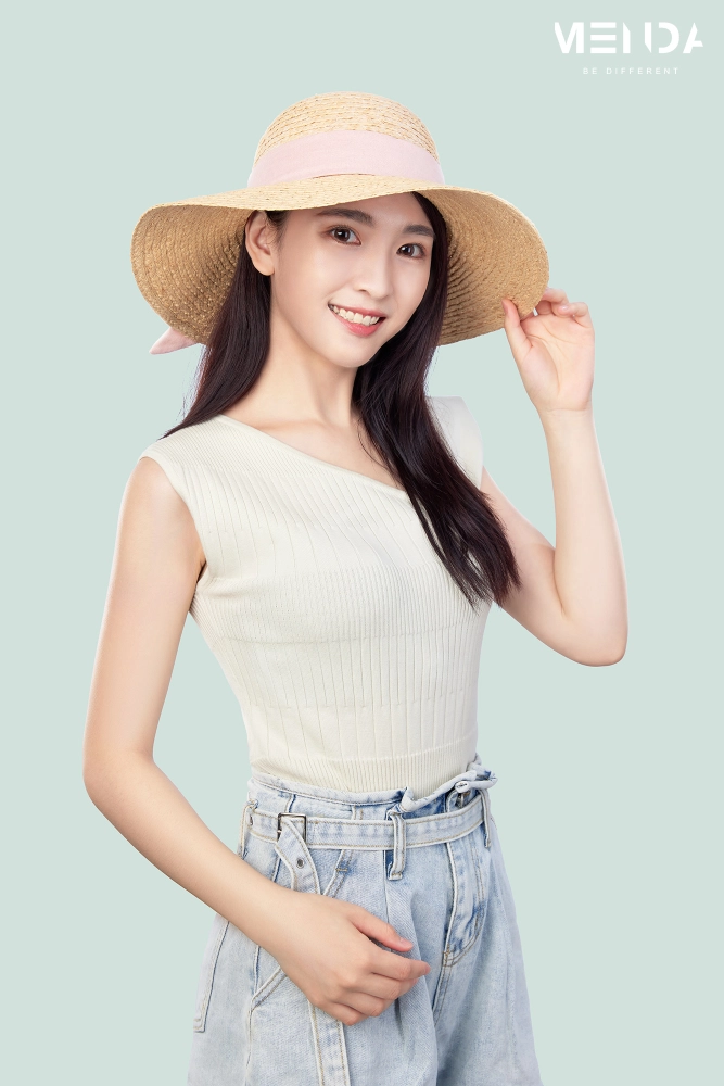 蘿芮帽子平面拍攝