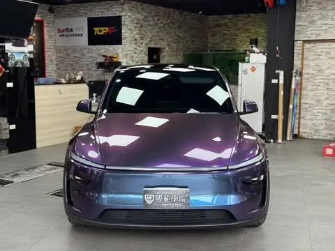 Tesla Model Y｜改色犀牛皮上身
