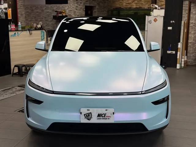 Model Y｜溢彩藍