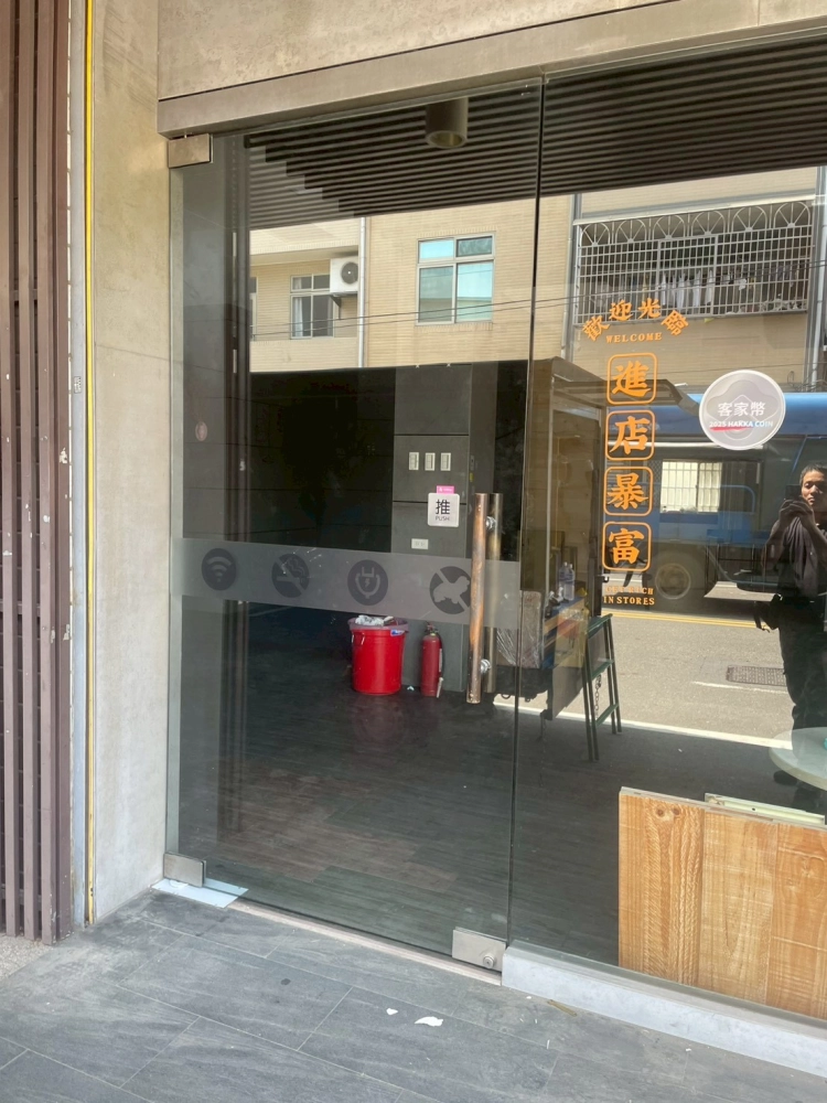 台中豐原-更換玻璃門地鉸鏈