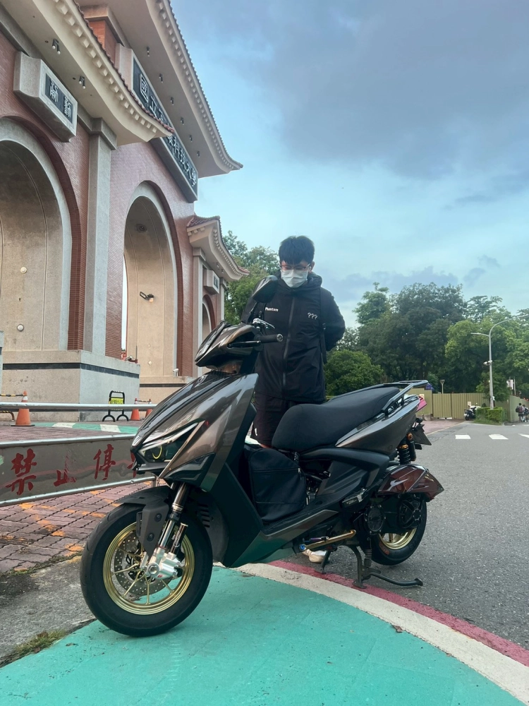 南北機車、重機託運