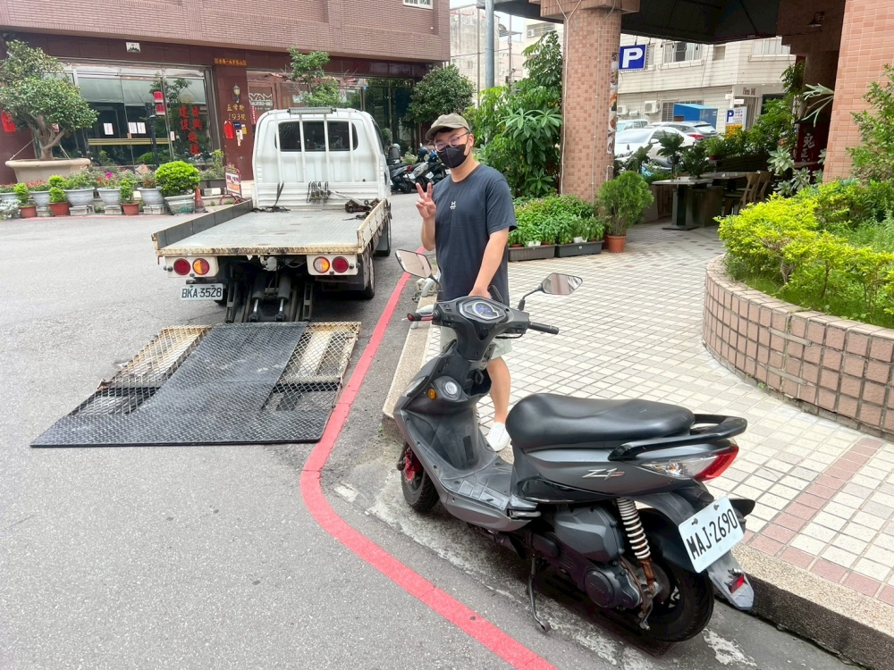 南北機車、重機託運
