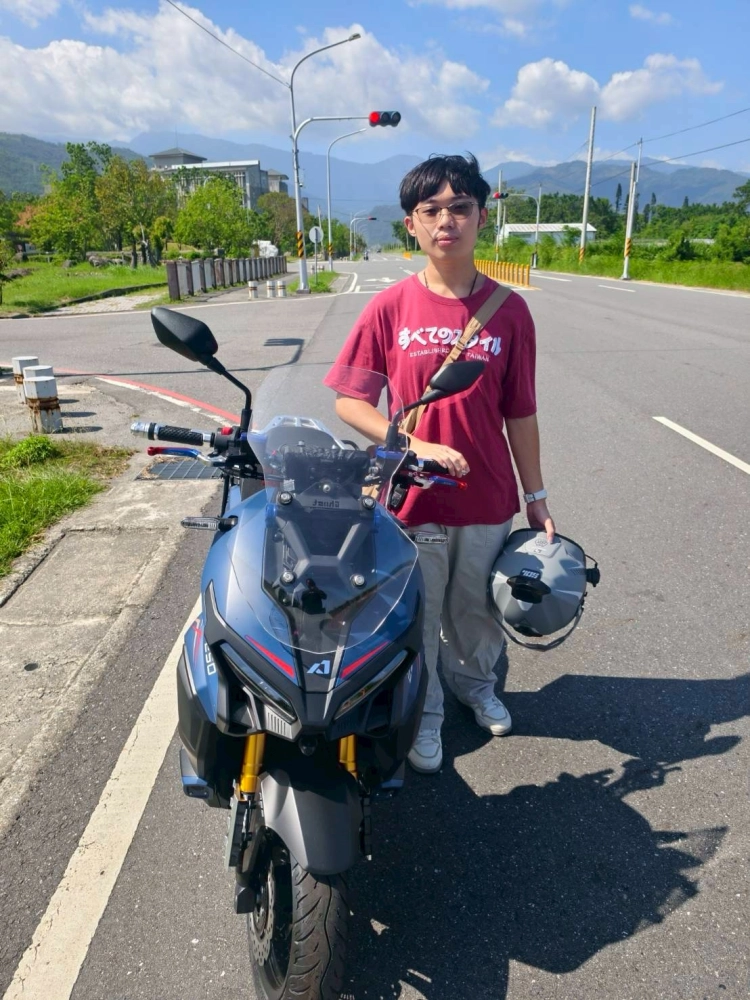 南北機車、重機託運