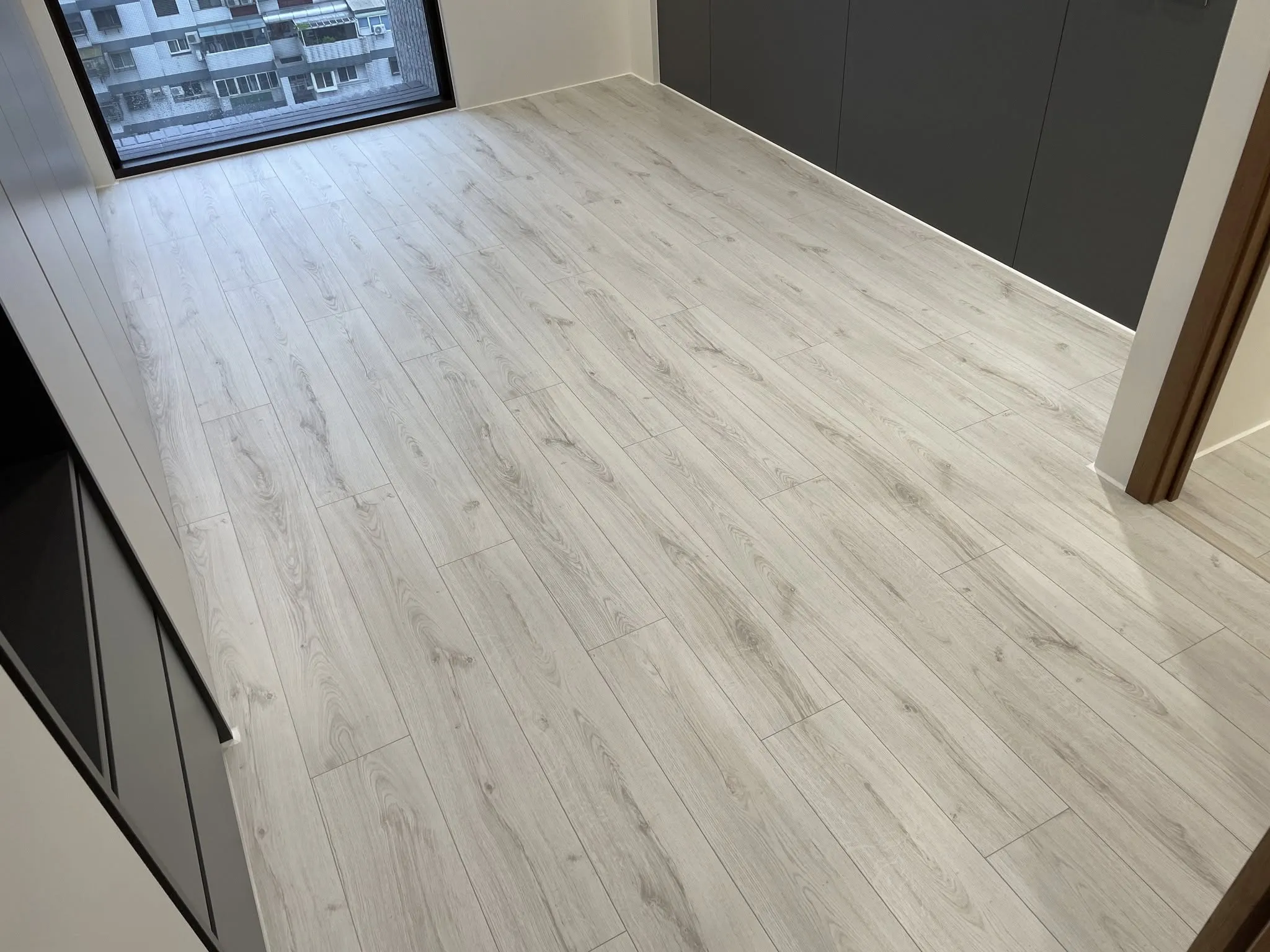 FINfloor紛瑟地板｜台中紛瑟地板、台中地板工程、台中木地板維修