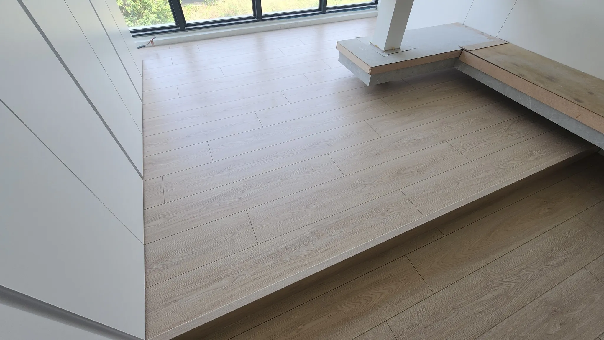 超耐磨地板｜台中木地板安裝｜台中木地板維修