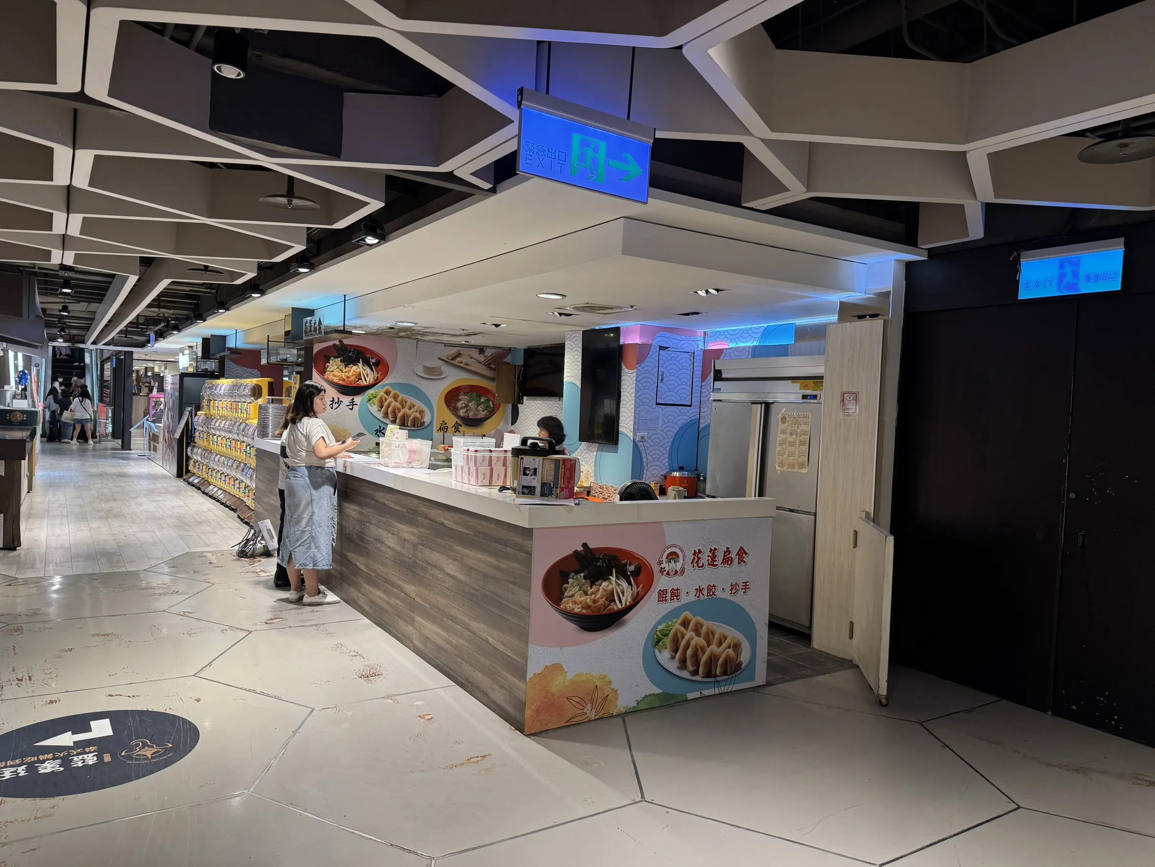 新光三越台北站前店｜配合百貨公司時間｜夜間施工