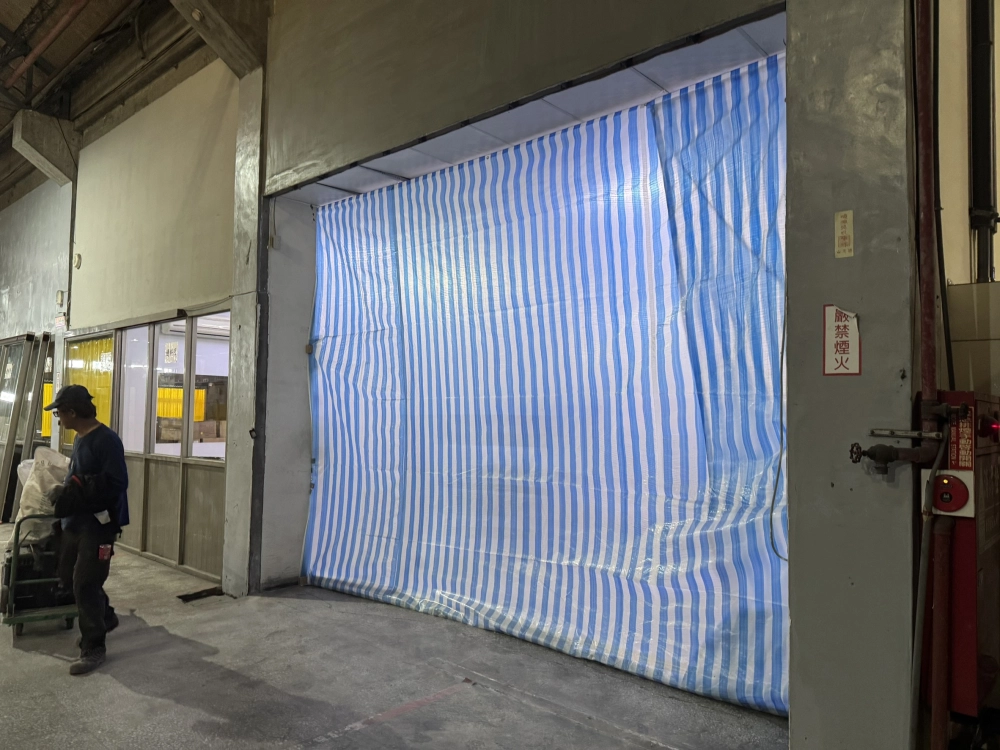 日陽包裝 遷廠機台無法移出｜台北店面拆除、桃園裝潢拆除