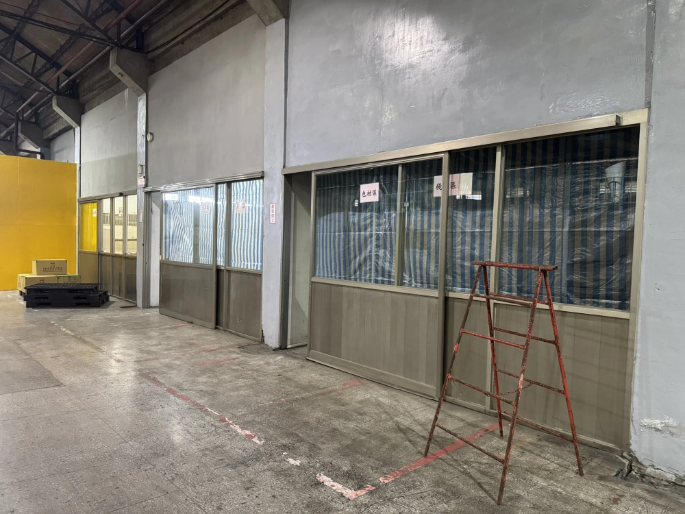 日陽包裝 遷廠機台無法移出｜台北店面拆除、桃園裝潢拆除