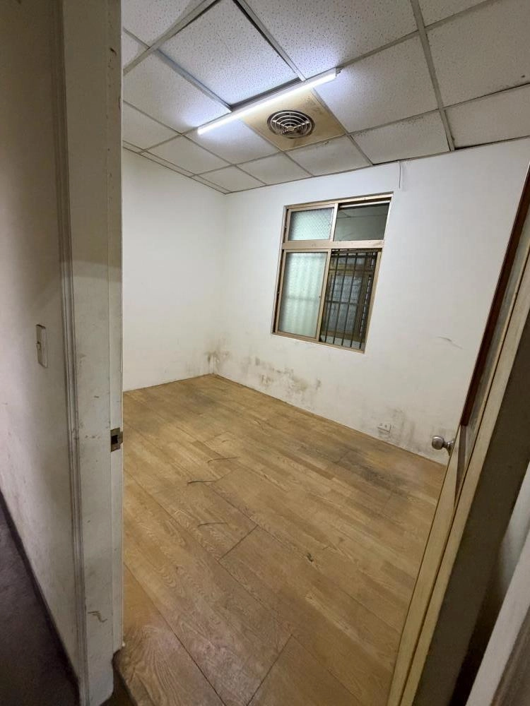 新北蘆洲廠辦拆除｜台北房屋拆除 新北房屋拆除 新北裝潢拆除 台北裝潢拆除