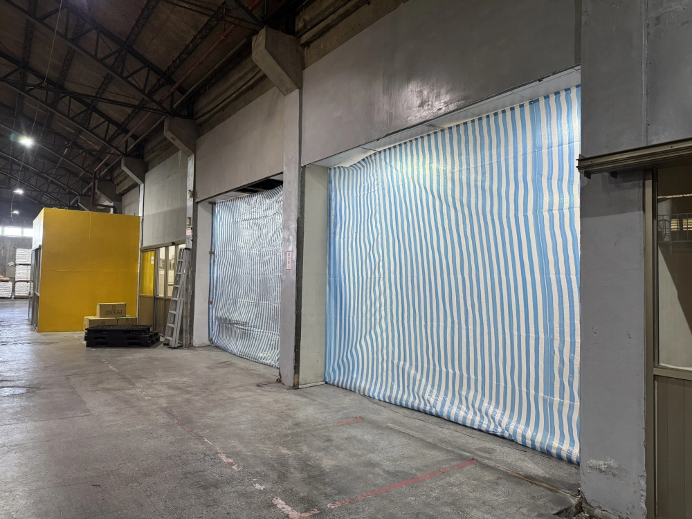 日陽包裝 遷廠機台無法移出｜台北店面拆除、桃園裝潢拆除