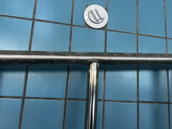游泳池清潔推薦/不銹鋼欄杆清洗