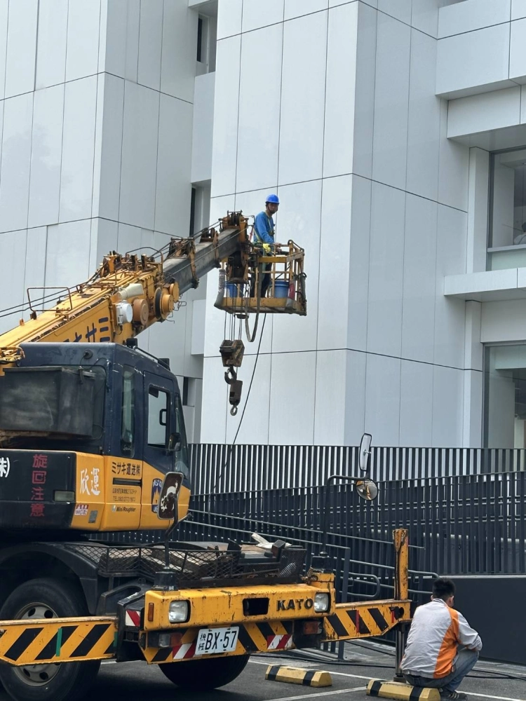 高空外牆玻璃｜陽台清洗｜高雄清潔公司｜屏東清潔公司｜台東清潔公司