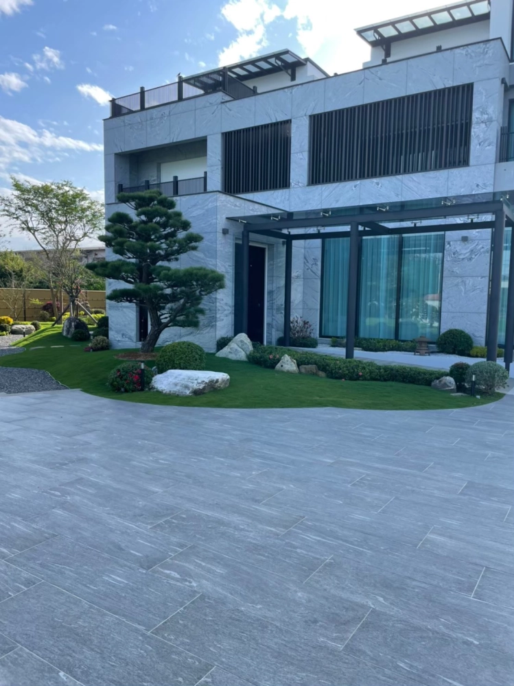 私宅｜蘭卡黑 赫茲木紋深棕