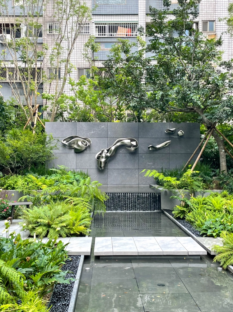 順天謙華｜吉奧尼灰