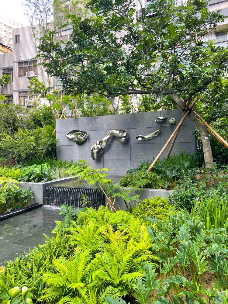 順天謙華｜吉奧尼灰