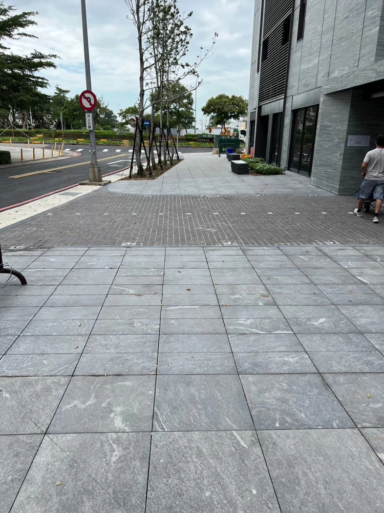 桃大玥｜吉奧尼灰