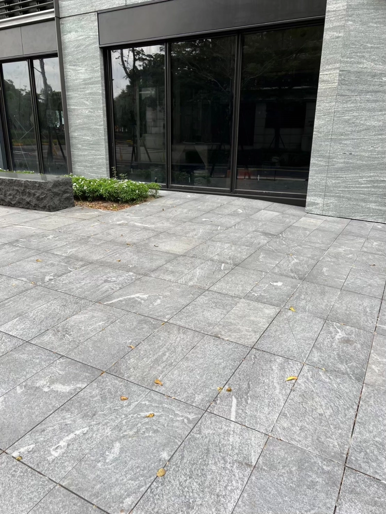 桃大玥｜吉奧尼灰