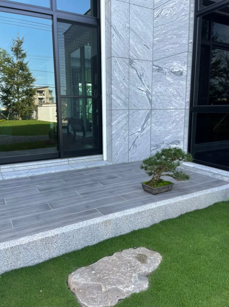 私宅｜蘭卡黑 赫茲木紋深棕