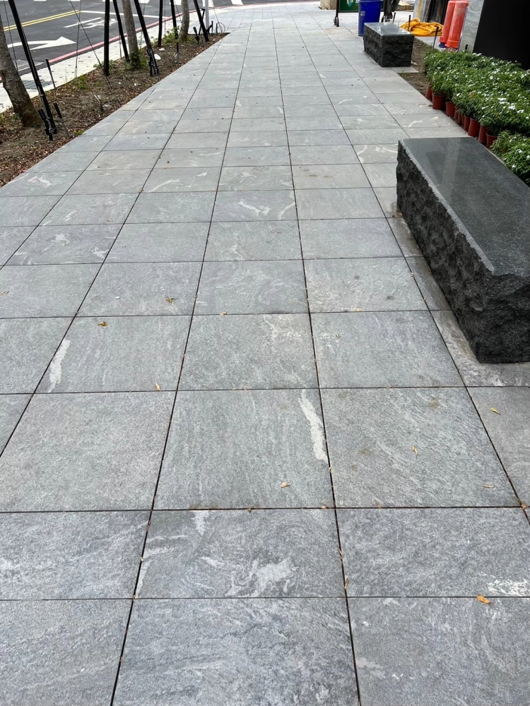 桃大玥｜吉奧尼灰