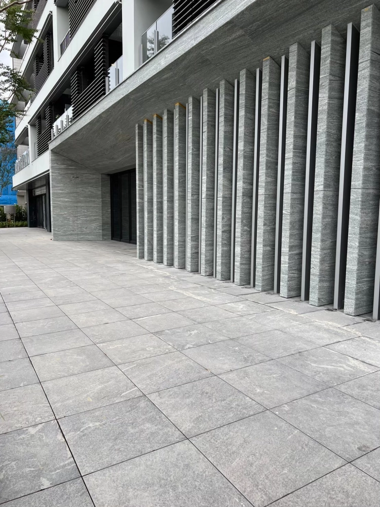 桃大玥｜吉奧尼灰