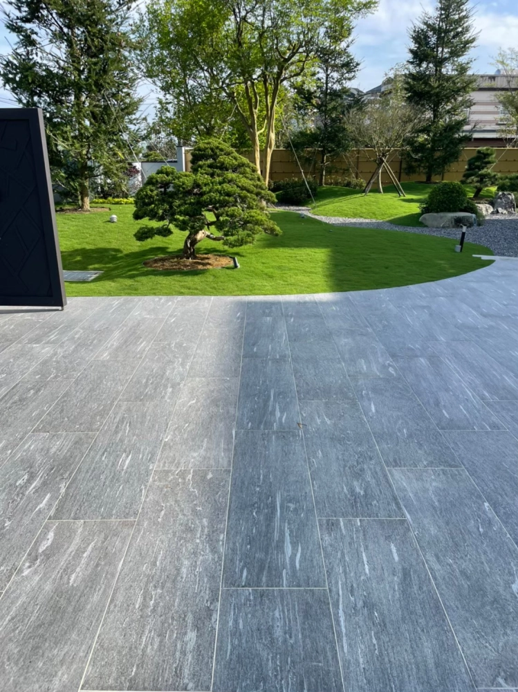 私宅｜蘭卡黑 赫茲木紋深棕