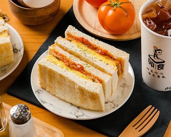 招牌燒肉蛋 × 卯食特製辣椒醬