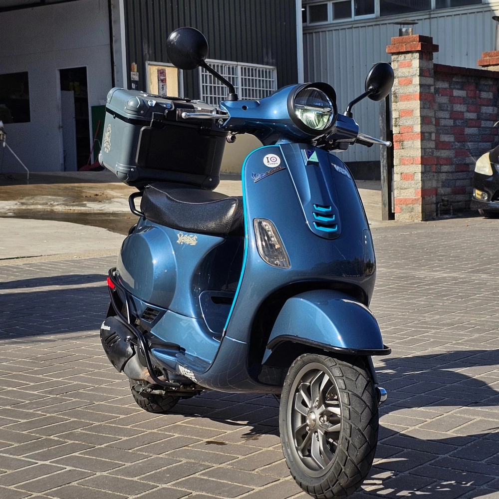 VESPA LX125 機車手工打蠟套裝｜台中機車美容｜台中車體美容｜台中機車打蠟｜台中車體打蠟