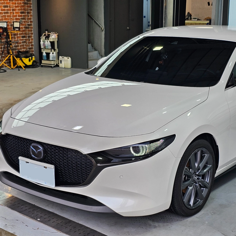 Mazda3前後