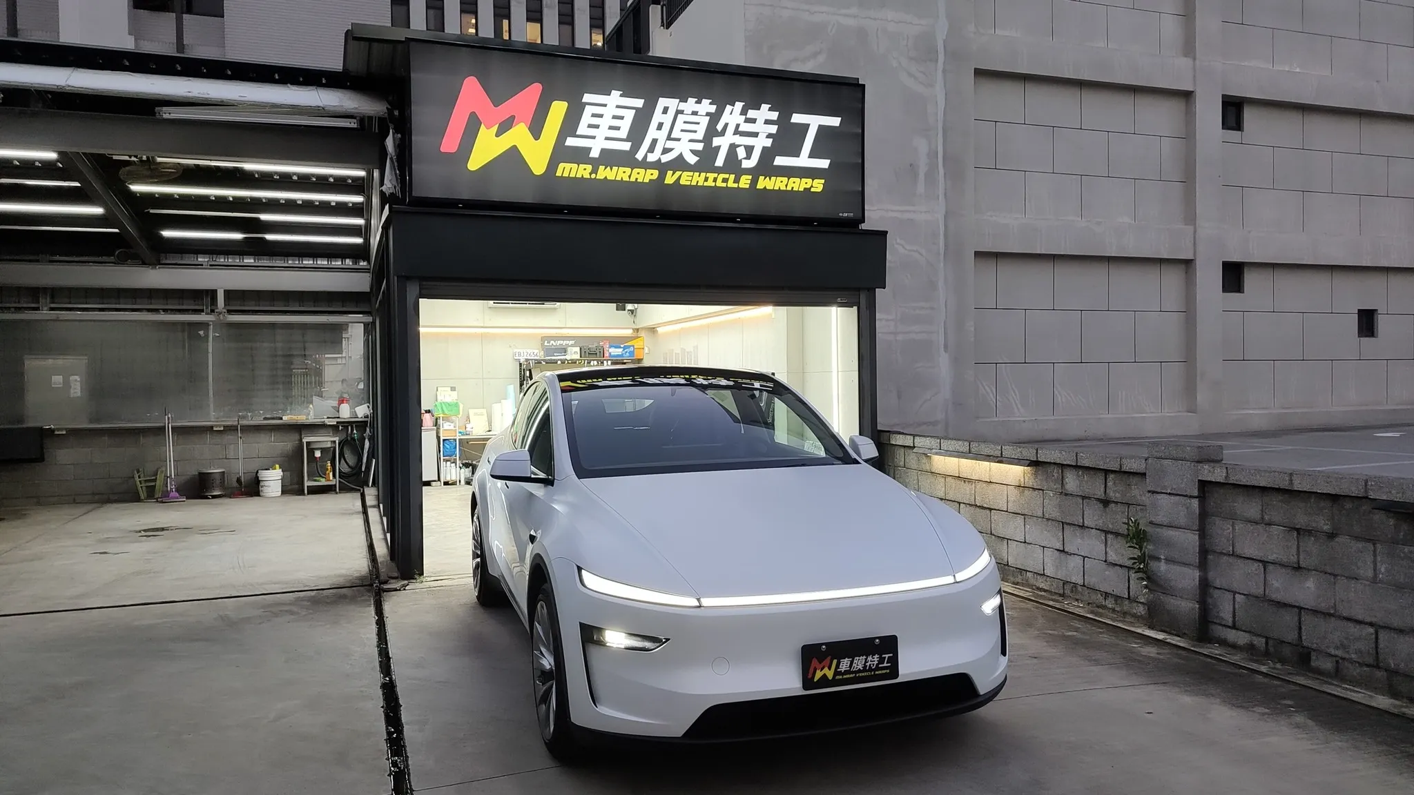 TESLA Model Y / TYONE消光犀牛皮
