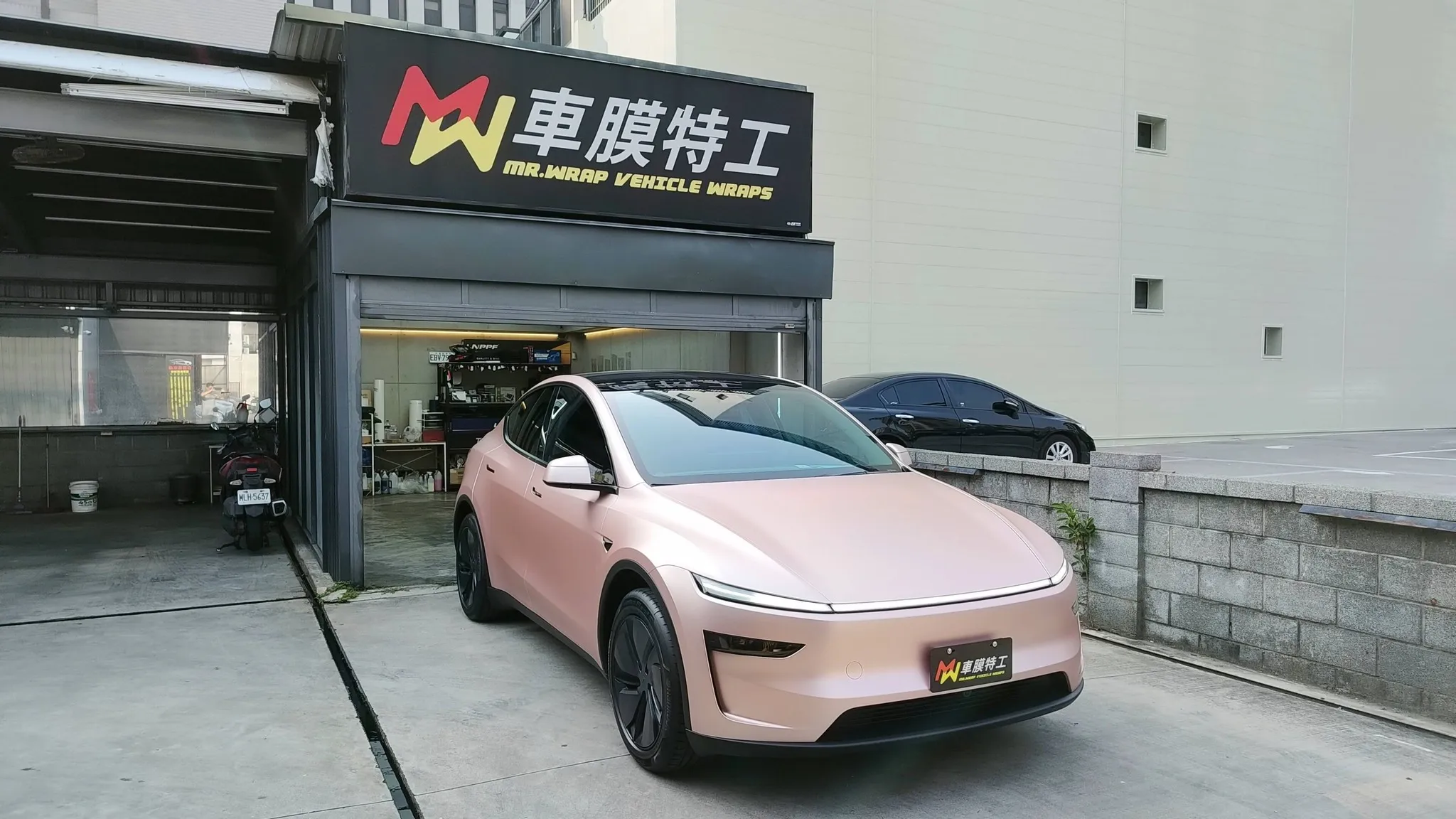 TESLA 煥新Y / LNPPF改色犀牛皮(緞面玫瑰金)