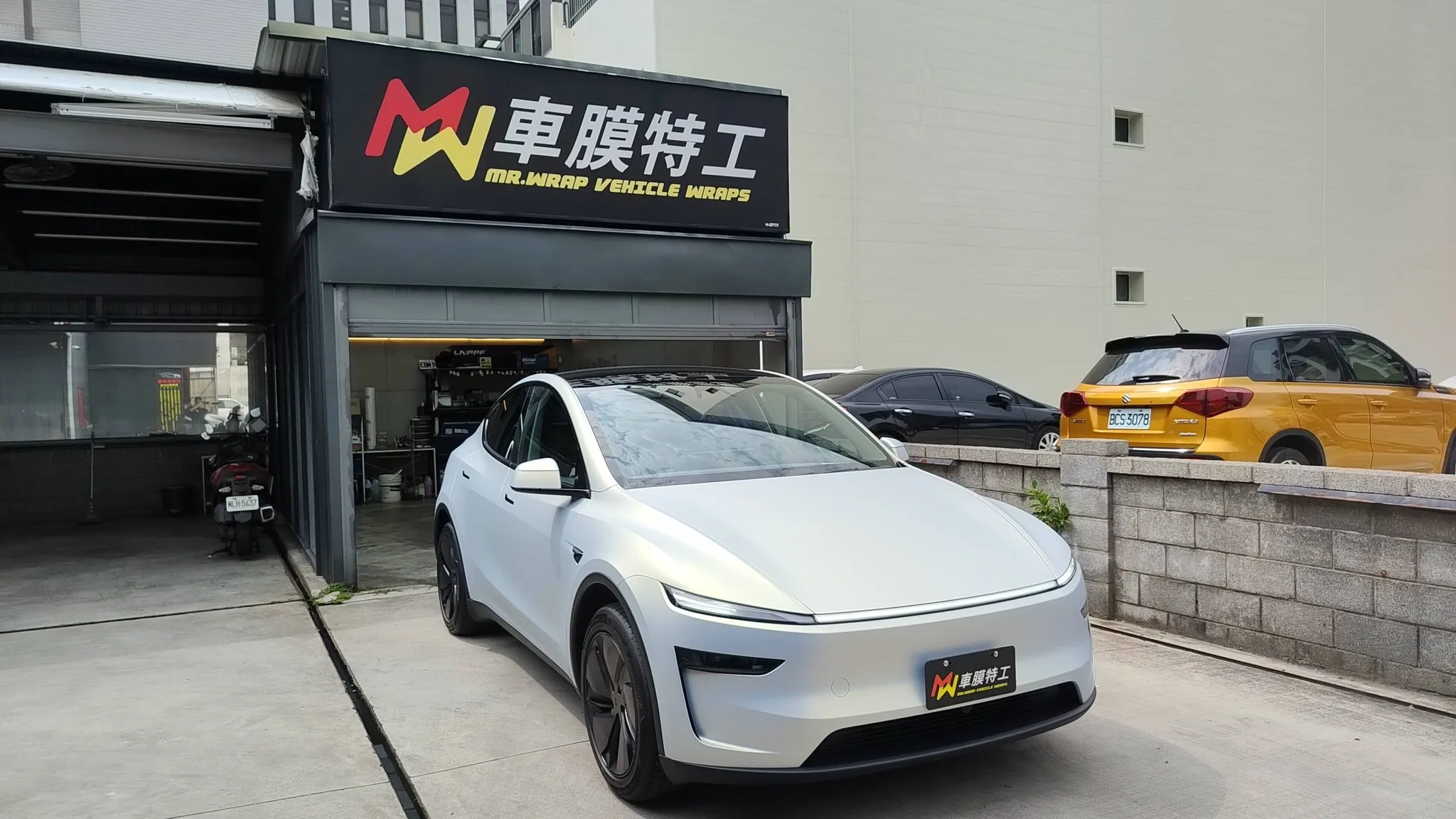 TESLA 煥新Y / LNPPF改色犀牛皮(啞面藍魅金)