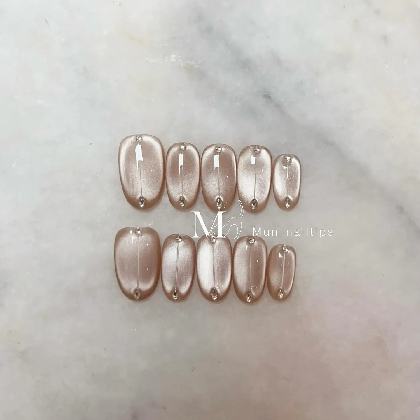 穿戴甲－裸粉色造型貓眼