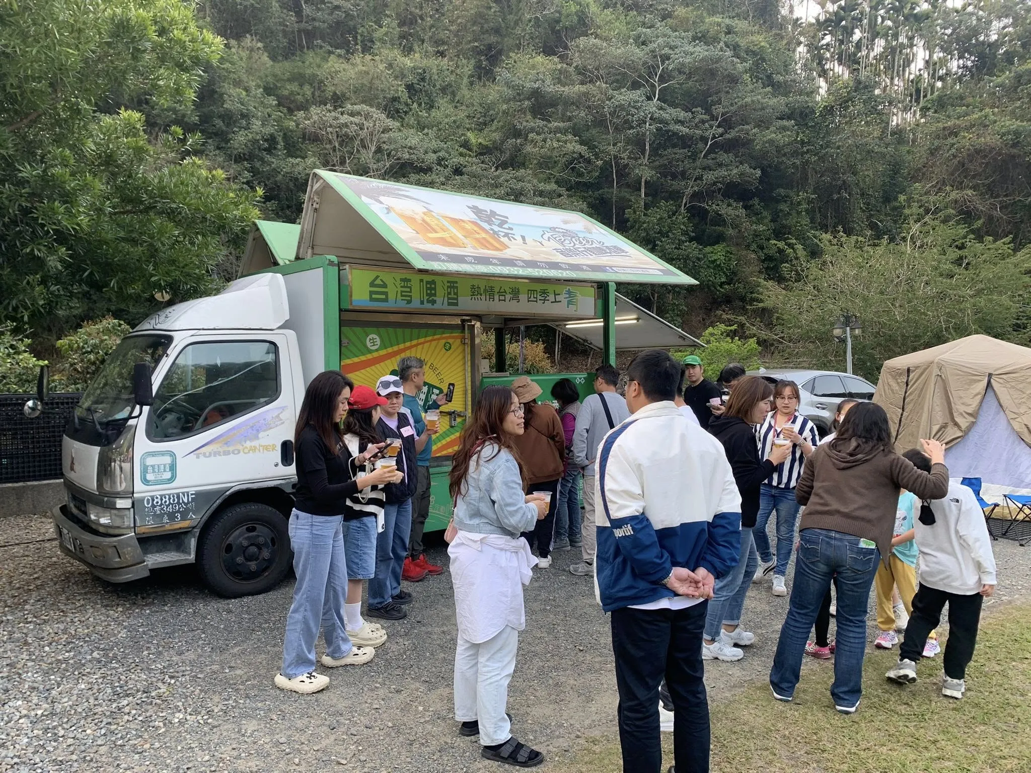 2025 賴厝國小家長會家庭日魚雅築露營區啤酒車