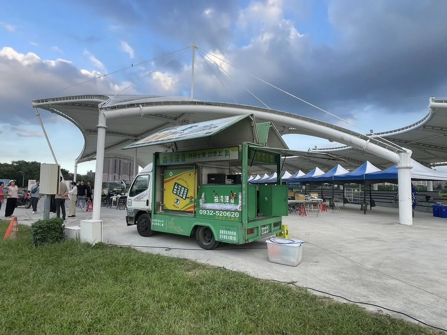 華中露營區北歐二處中秋晚會啤酒車