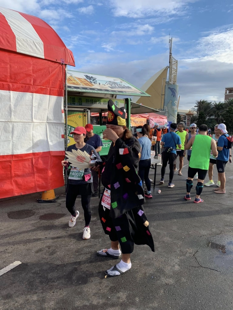 台灣野孩子 野跑協會 鹿港台灣玻璃｜館路跑活動啤酒車