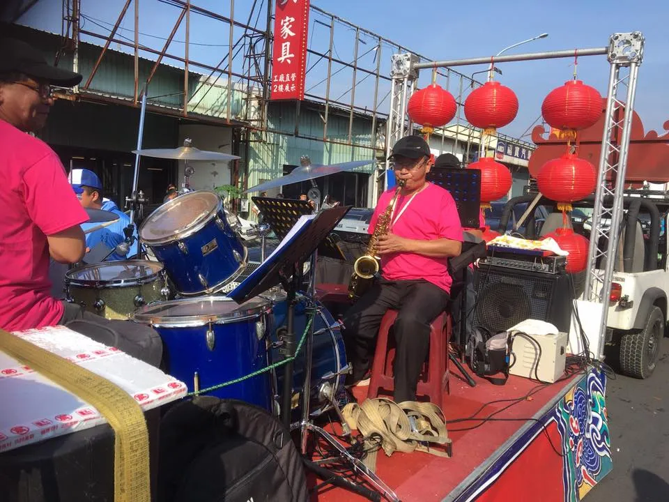 新店寶億土地開發 慈龍宮遶境｜行動啤酒車