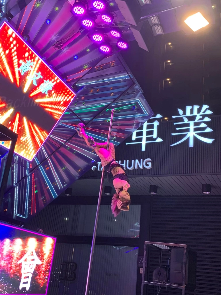 脂板前企業碧鋭特車體美容 春酒聯歡晚會｜春酒啤酒車