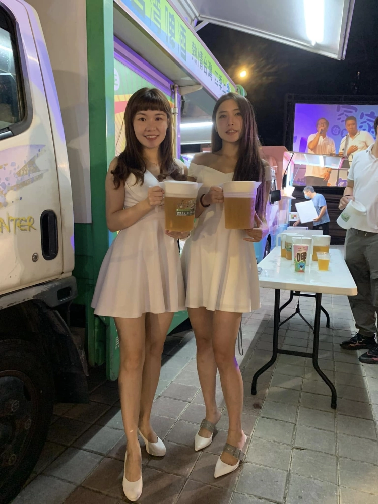 信實地產十週年家庭日｜行動啤酒車