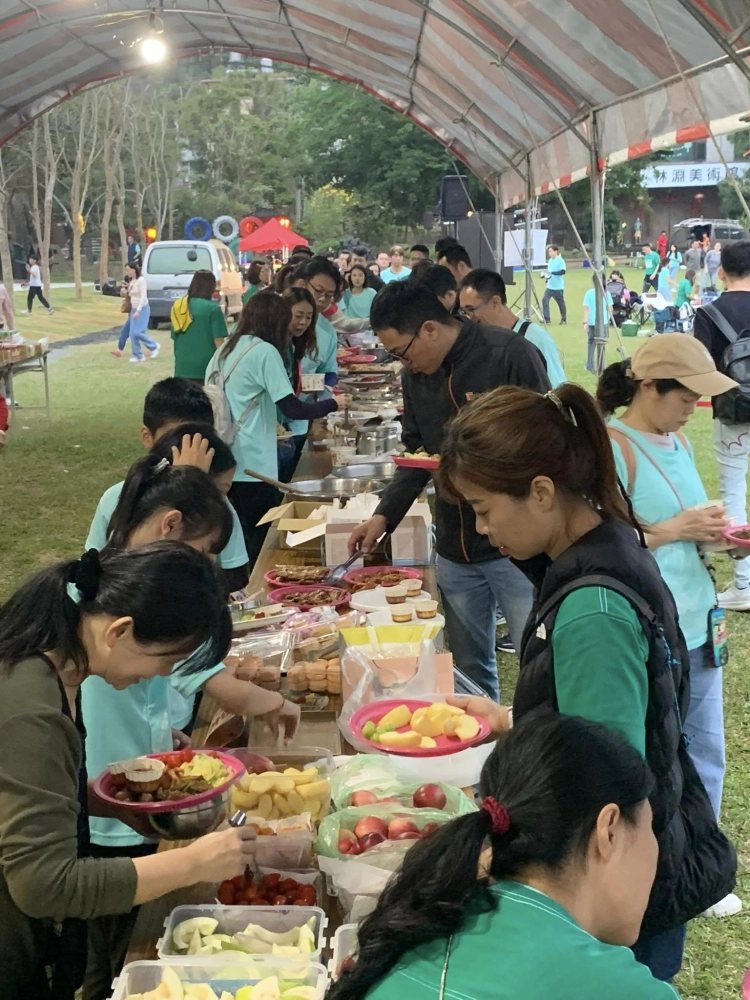 永春國小家長會 家庭日 牛耳藝術公園｜家庭日啤酒車