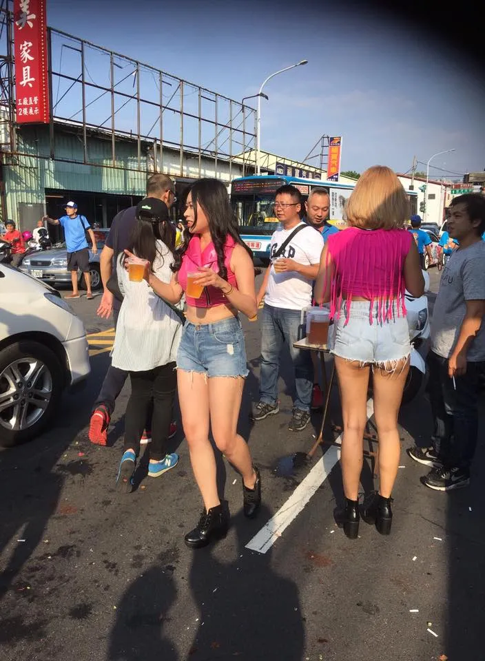 新店寶億土地開發 慈龍宮遶境｜行動啤酒車