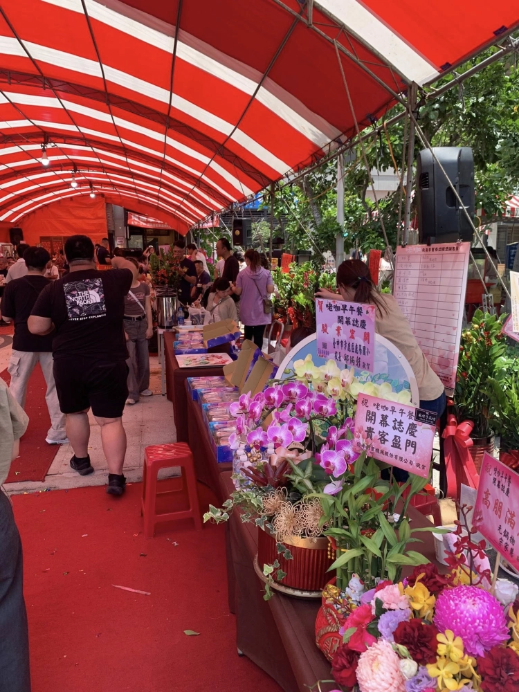 咾咖早午餐 開幕酒會｜開幕啤酒車