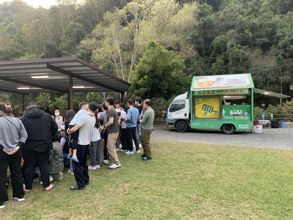 賴厝國小家長會 家庭日 魚雅築露營區｜露營啤酒車