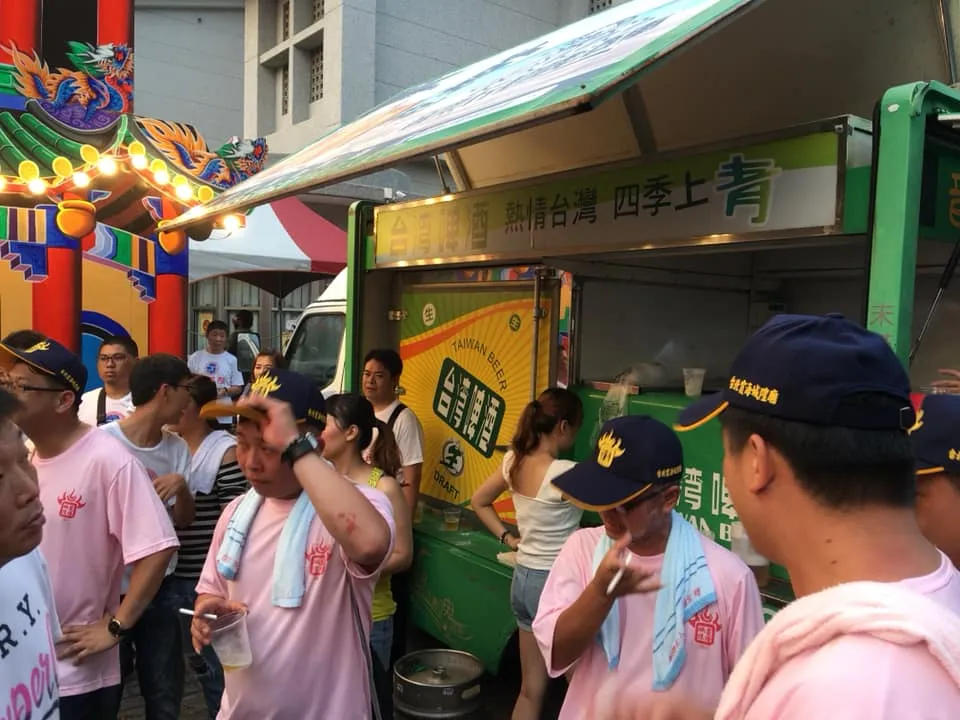 草鞋墩迎城隍｜廟會啤酒車