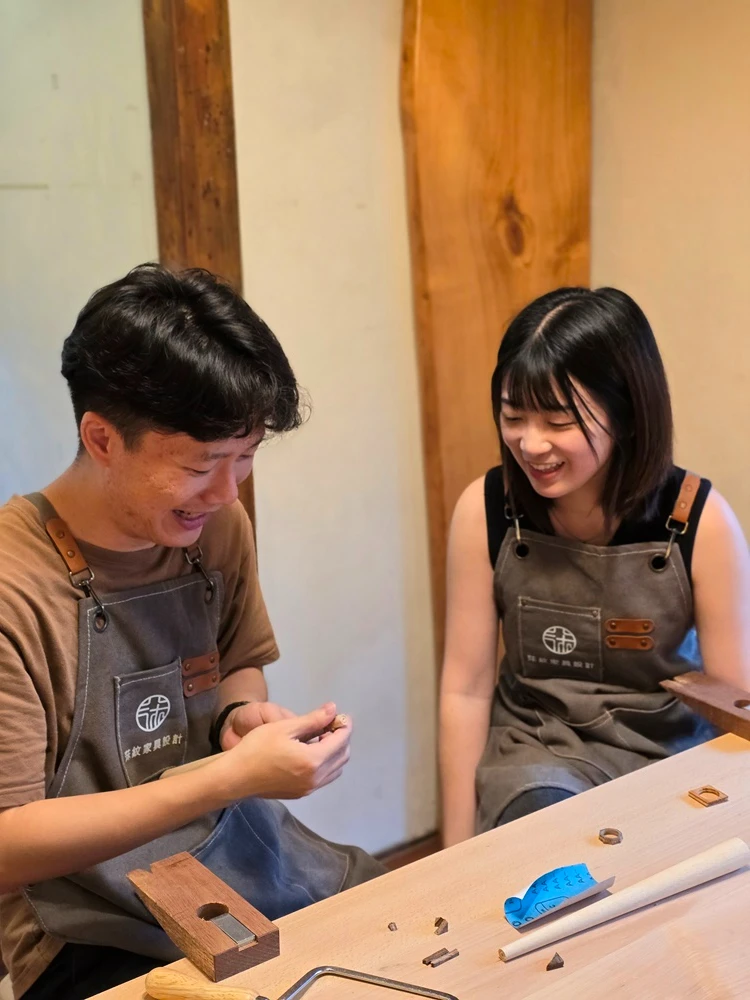 拼木 莯戒指